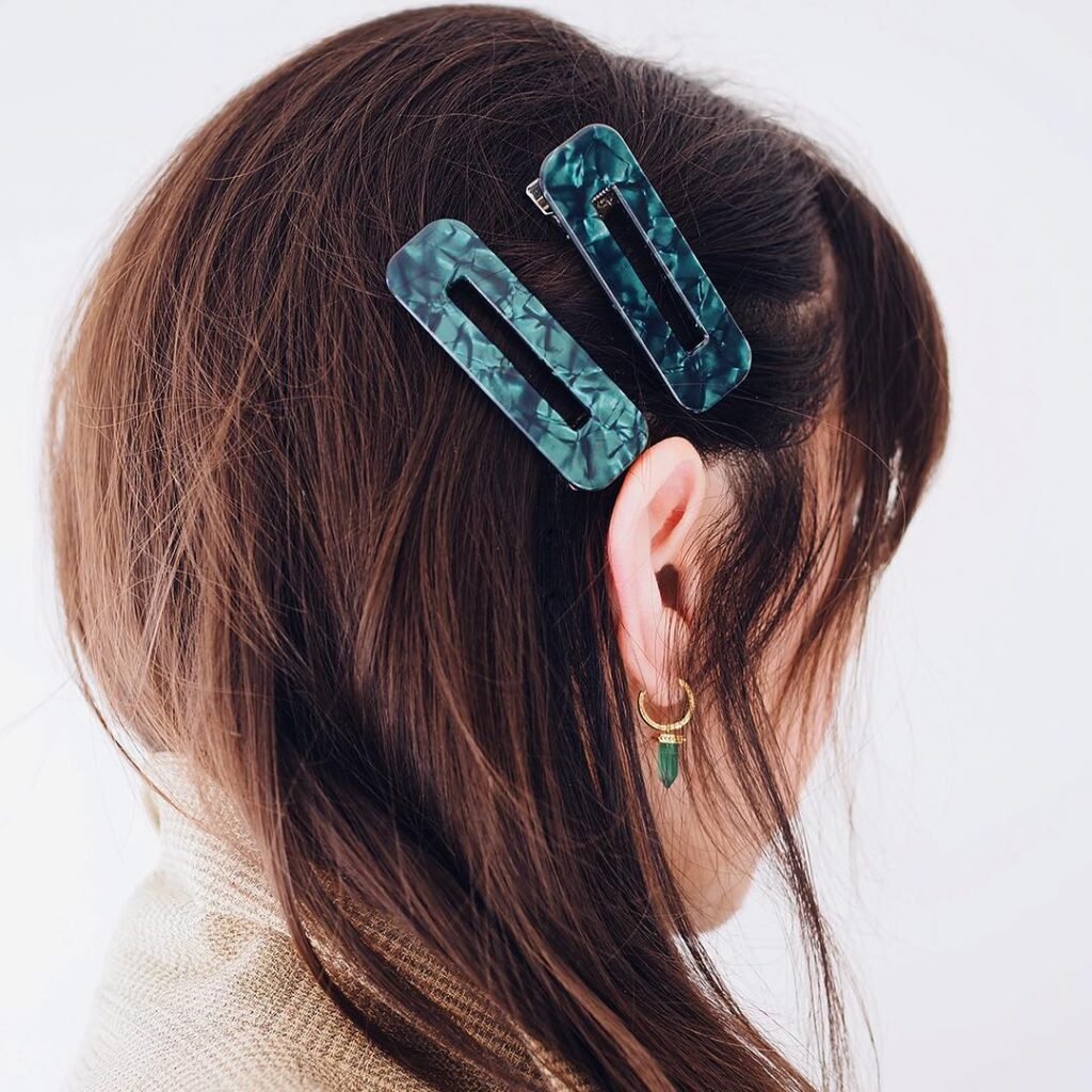 Simple Hair Clips Hairstyle