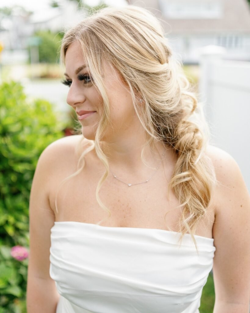 Loose Side Pony with Curls